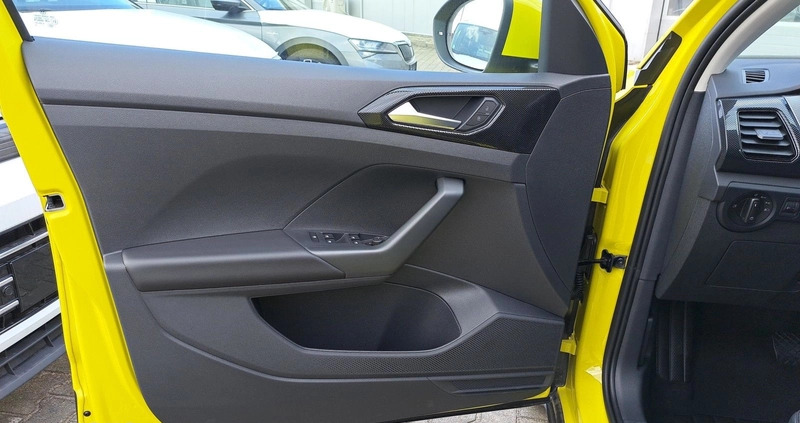 Volkswagen T-Cross cena 114990 przebieg: 5, rok produkcji 2024 z Słupsk małe 301